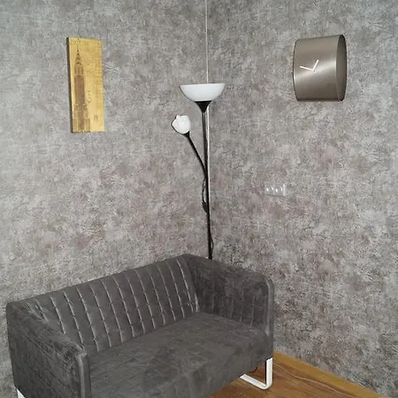 Academia Apartment *
